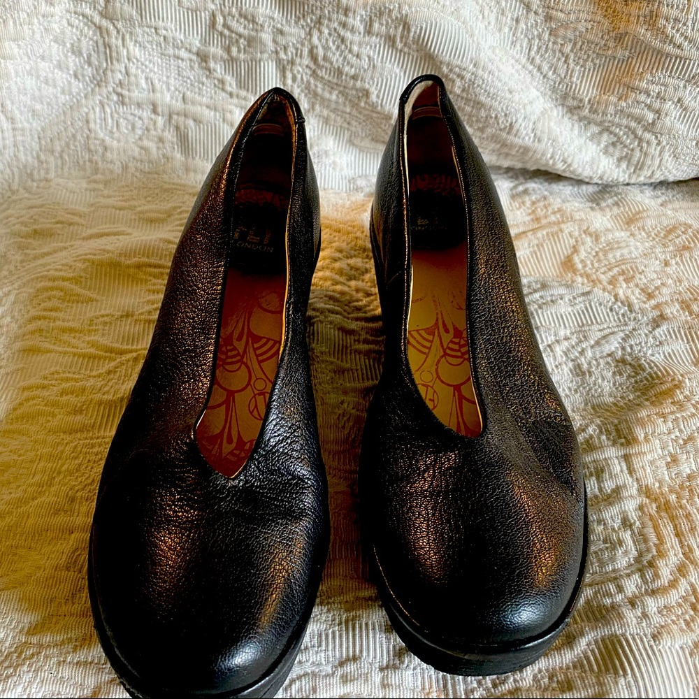 FLY LONDON NON SLIP NON SKID WEDGES SIZE 7
